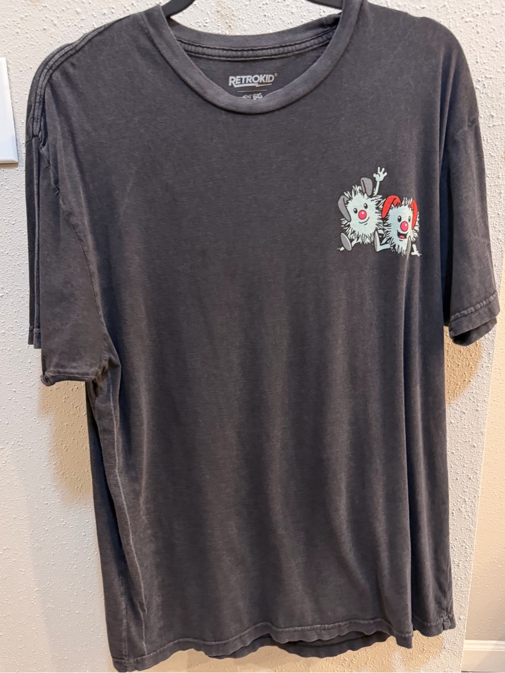 RETROKID The Big Comfy Couch Short-Sleeve Graphic Tee